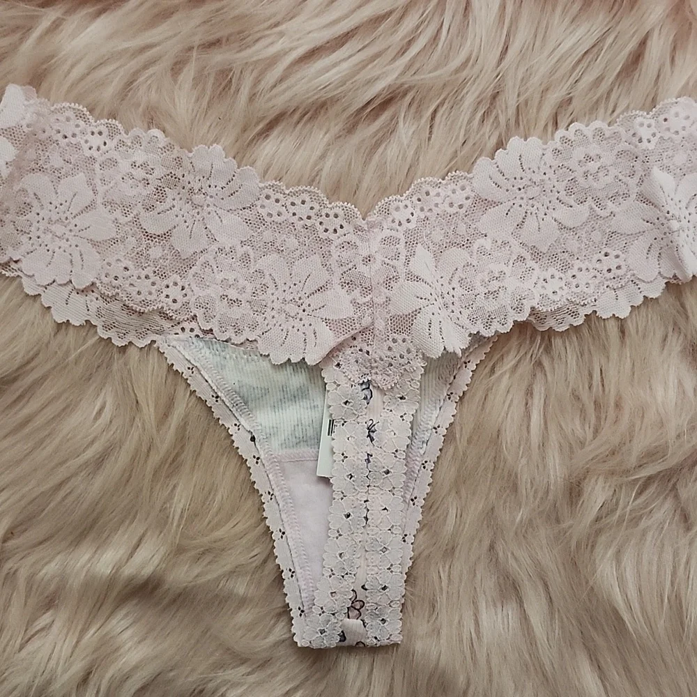 Brand New VICTORIA'S SECRET LACE THONG-XS - Picture 2 of 4